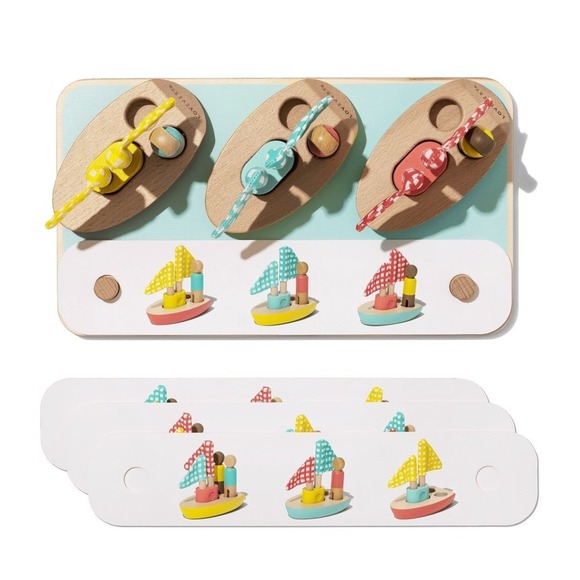 Lovevery Pattern Match Boats & Cards Set - Replacement Piece Flag Only - Picture 3 of 3